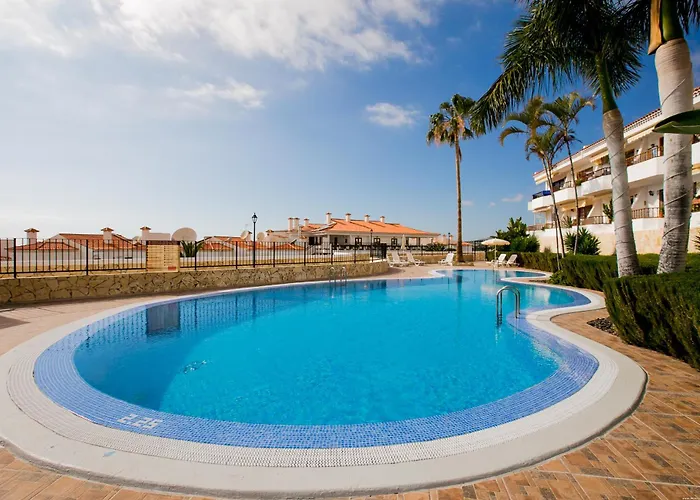 Bouganvillas Ocean View * 阿德耶