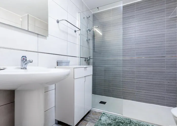 Bouganvillas Ocean View Apartment